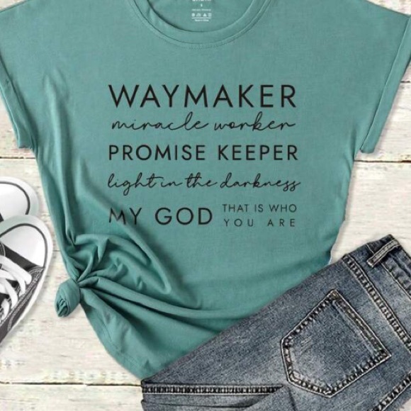 Tops - Christian Waymaker Miracle Worker Short Sleeve Graphic Tee NWT